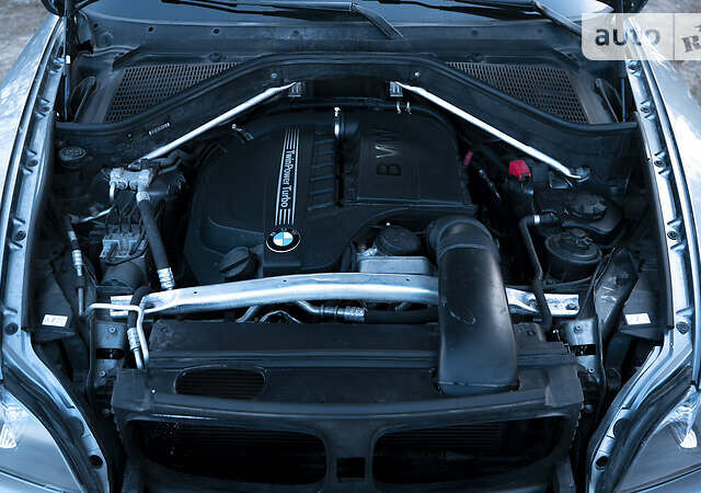 Серый БМВ Х5, объемом двигателя 3 л и пробегом 180 тыс. км за 15500 $, фото 25 на Automoto.ua