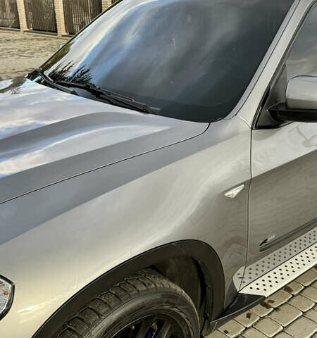 Серый БМВ Х5, объемом двигателя 2.99 л и пробегом 327 тыс. км за 16200 $, фото 7 на Automoto.ua