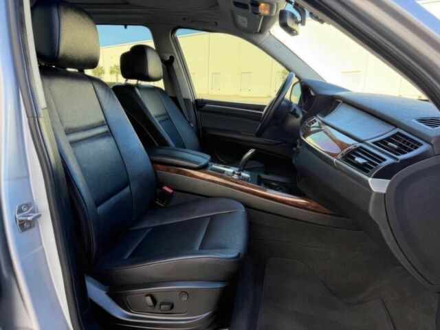 Сірий БМВ Х5, об'ємом двигуна 3 л та пробігом 88 тис. км за 12800 $, фото 7 на Automoto.ua