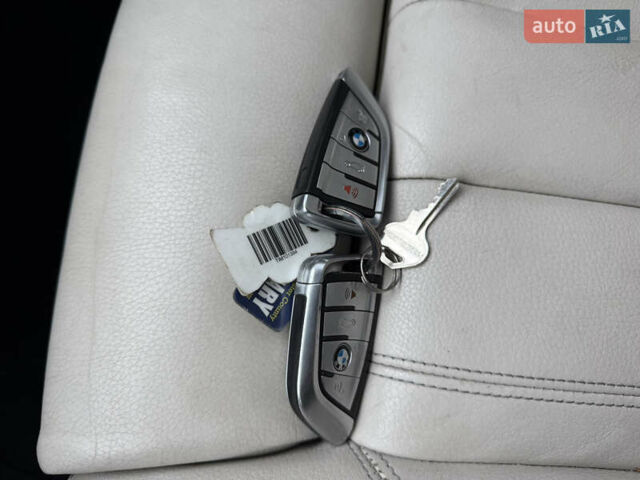 Серый БМВ Х5, объемом двигателя 3 л и пробегом 230 тыс. км за 14900 $, фото 46 на Automoto.ua
