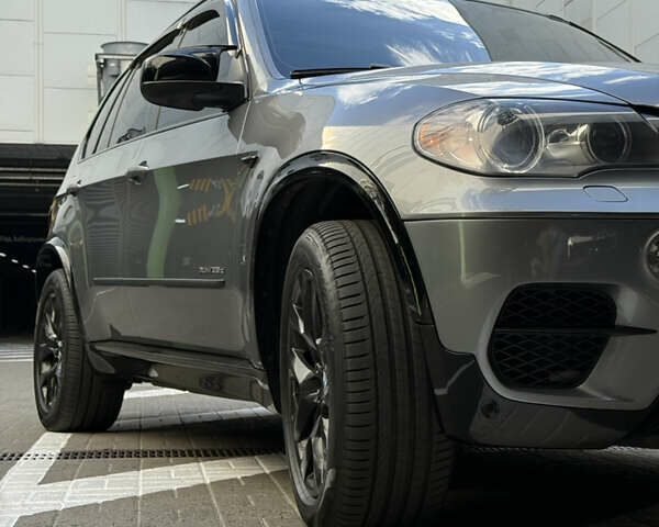 Серый БМВ Х5, объемом двигателя 3 л и пробегом 270 тыс. км за 21000 $, фото 34 на Automoto.ua