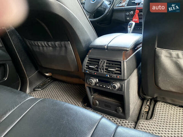 Серый БМВ Х5, объемом двигателя 3 л и пробегом 219 тыс. км за 17500 $, фото 12 на Automoto.ua