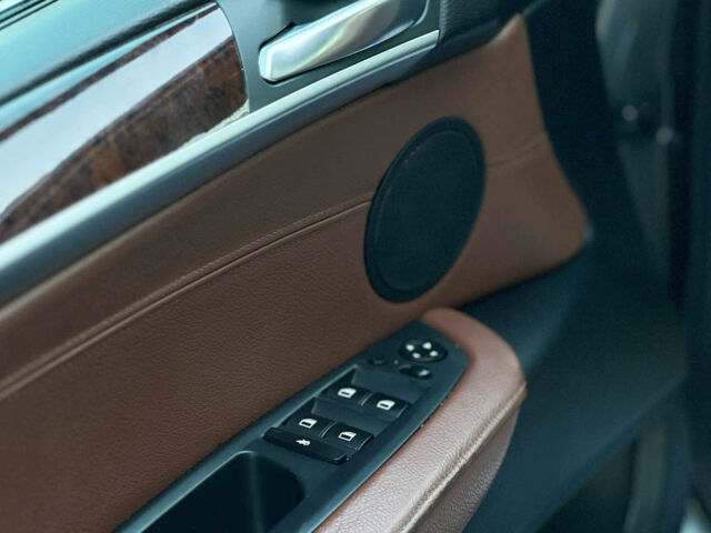 Серый БМВ Х5, объемом двигателя 3 л и пробегом 185 тыс. км за 16500 $, фото 7 на Automoto.ua