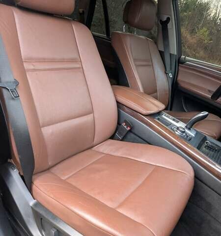 Серый БМВ Х5, объемом двигателя 3 л и пробегом 276 тыс. км за 15999 $, фото 18 на Automoto.ua