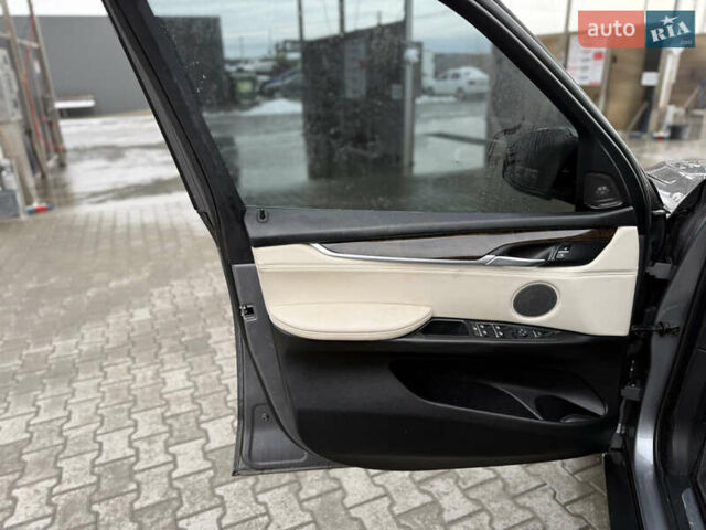 Серый БМВ Х5, объемом двигателя 3 л и пробегом 230 тыс. км за 14900 $, фото 18 на Automoto.ua