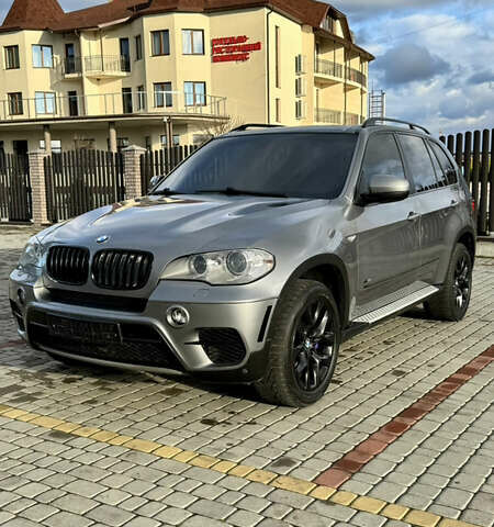 Серый БМВ Х5, объемом двигателя 2.99 л и пробегом 327 тыс. км за 16200 $, фото 2 на Automoto.ua