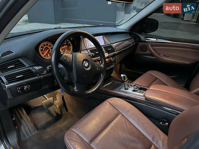 Серый БМВ Х5, объемом двигателя 3 л и пробегом 276 тыс. км за 15800 $, фото 24 на Automoto.ua