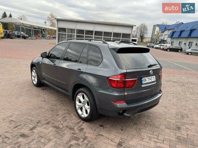 Серый БМВ Х5, объемом двигателя 3 л и пробегом 255 тыс. км за 12992 $, фото 38 на Automoto.ua