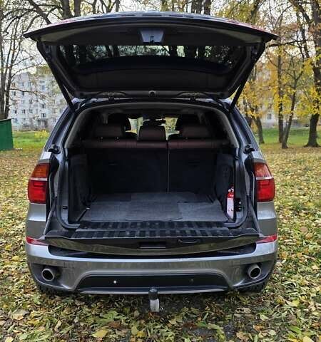 Серый БМВ Х5, объемом двигателя 2.99 л и пробегом 247 тыс. км за 18500 $, фото 8 на Automoto.ua