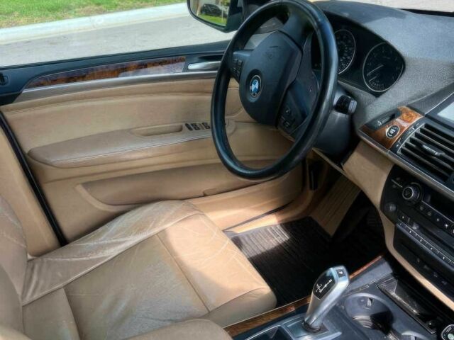 Серый БМВ Х5, объемом двигателя 3 л и пробегом 81 тыс. км за 7600 $, фото 6 на Automoto.ua