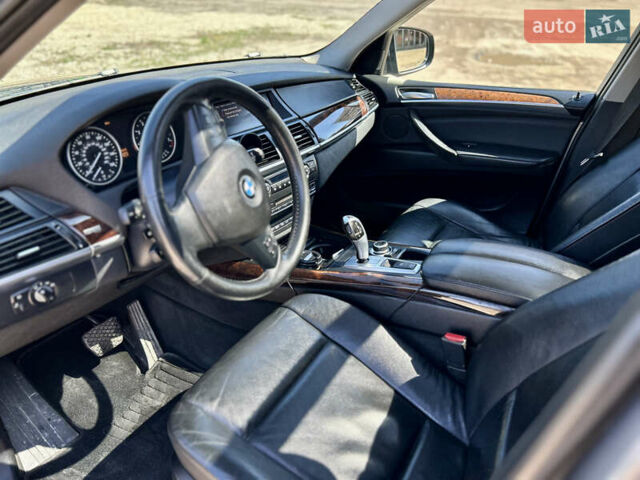Серый БМВ Х5, объемом двигателя 3 л и пробегом 209 тыс. км за 14500 $, фото 18 на Automoto.ua