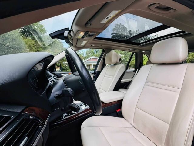 Сірий БМВ Х5, об'ємом двигуна 3 л та пробігом 85 тис. км за 4800 $, фото 6 на Automoto.ua