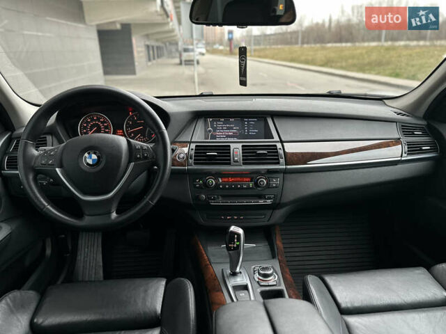 Серый БМВ Х5, объемом двигателя 2.98 л и пробегом 56 тыс. км за 18300 $, фото 12 на Automoto.ua