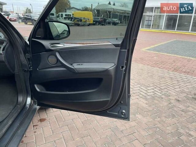 Серый БМВ Х5, объемом двигателя 3 л и пробегом 255 тыс. км за 12992 $, фото 31 на Automoto.ua