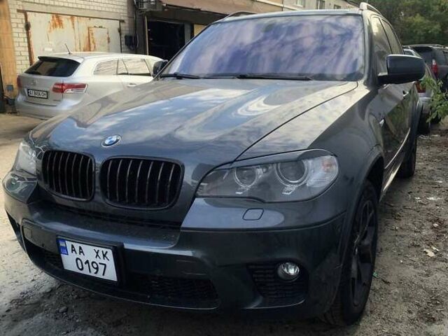 Серый БМВ Х5, объемом двигателя 3 л и пробегом 173 тыс. км за 24800 $, фото 1 на Automoto.ua