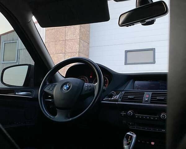 Серый БМВ Х5, объемом двигателя 3 л и пробегом 182 тыс. км за 19000 $, фото 20 на Automoto.ua