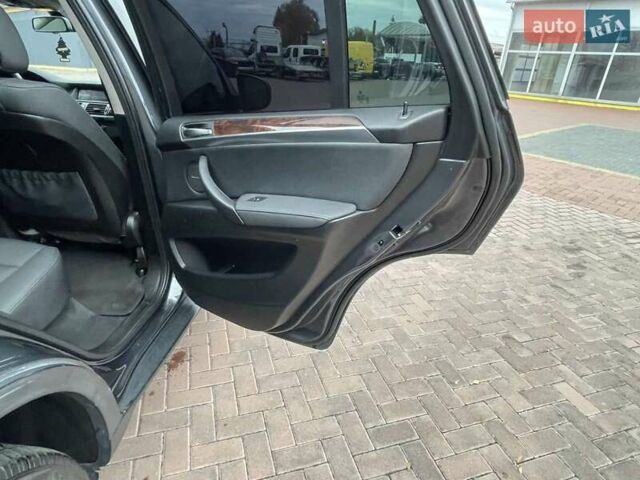 Серый БМВ Х5, объемом двигателя 3 л и пробегом 255 тыс. км за 12992 $, фото 35 на Automoto.ua