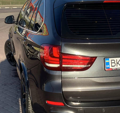 Сірий БМВ Х5, об'ємом двигуна 2.99 л та пробігом 300 тис. км за 25000 $, фото 6 на Automoto.ua