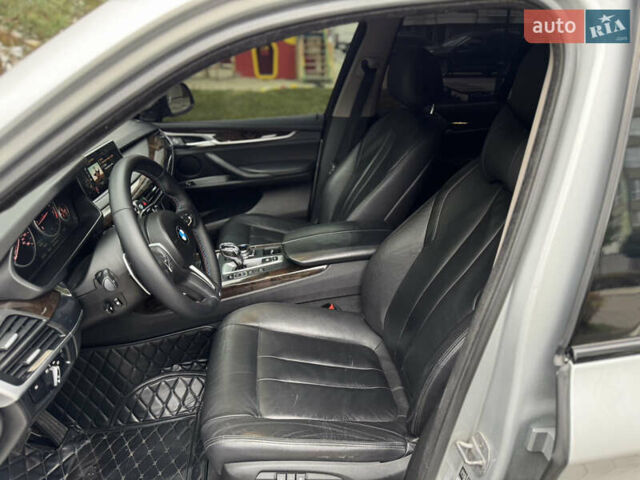 Серый БМВ Х5, объемом двигателя 3 л и пробегом 197 тыс. км за 23499 $, фото 45 на Automoto.ua