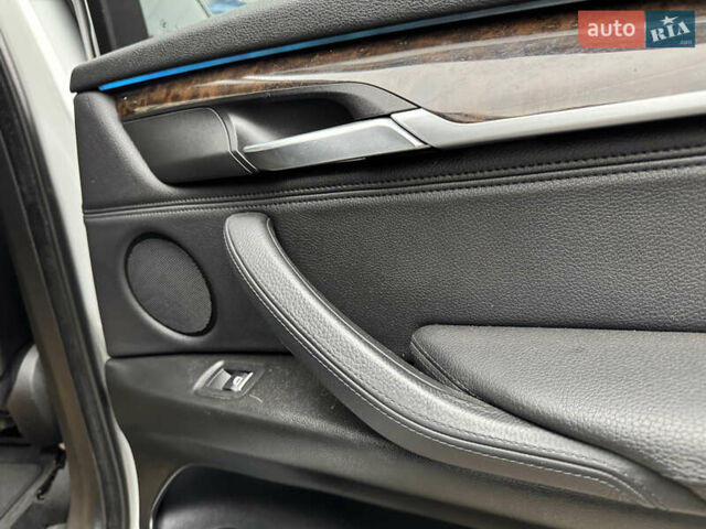 Серый БМВ Х5, объемом двигателя 2.98 л и пробегом 160 тыс. км за 21500 $, фото 54 на Automoto.ua