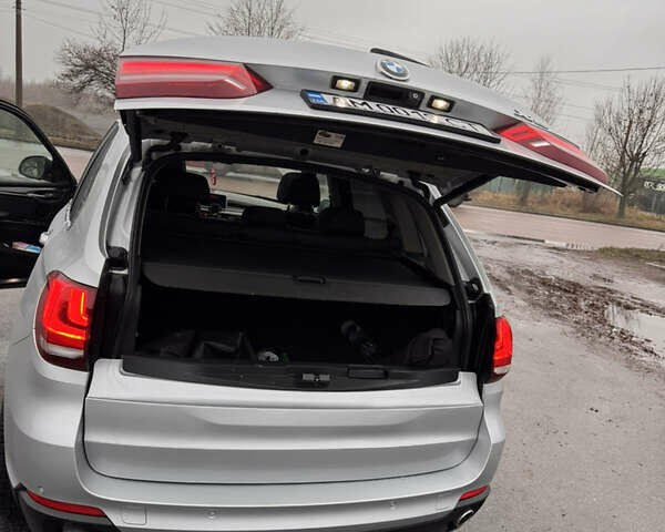Серый БМВ Х5, объемом двигателя 3 л и пробегом 250 тыс. км за 25000 $, фото 7 на Automoto.ua