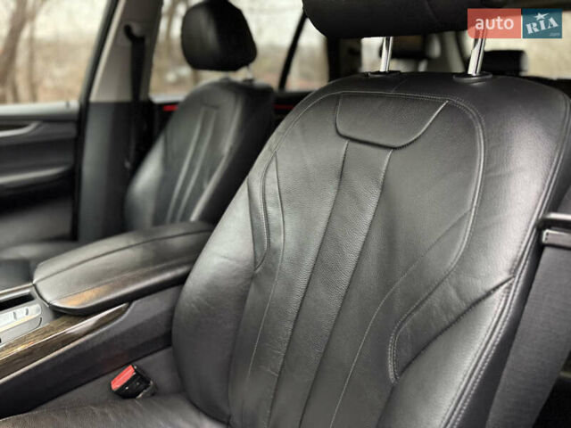 Серый БМВ Х5, объемом двигателя 3 л и пробегом 240 тыс. км за 19900 $, фото 12 на Automoto.ua