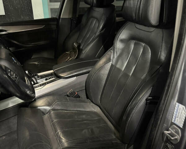 Сірий БМВ Х5, об'ємом двигуна 2.99 л та пробігом 302 тис. км за 27500 $, фото 16 на Automoto.ua