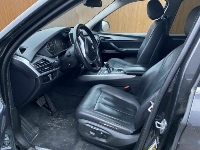 Серый БМВ Х5, объемом двигателя 3 л и пробегом 340 тыс. км за 15000 $, фото 6 на Automoto.ua