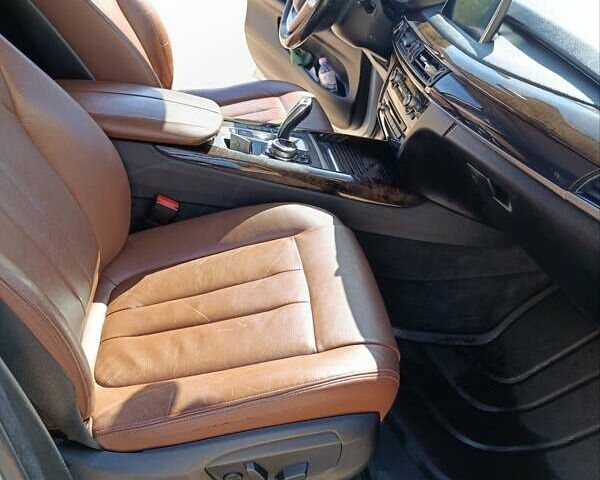 Серый БМВ Х5, объемом двигателя 2.99 л и пробегом 295 тыс. км за 19700 $, фото 16 на Automoto.ua