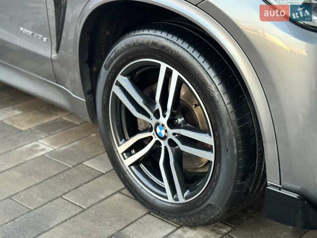 Сірий БМВ Х5, об'ємом двигуна 2.99 л та пробігом 195 тис. км за 33700 $, фото 26 на Automoto.ua