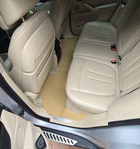 БМВ Х5 2014 в Днепре (Днепропетровске) на Automoto.ua Серый БМВ Х5, объемом двигателя 2.98 л и пробегом 208 тыс. км за 25900 $, фото 11 на Automoto.ua