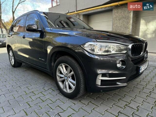 Серый БМВ Х5, объемом двигателя 2 л и пробегом 271 тыс. км за 21950 $, фото 6 на Automoto.ua