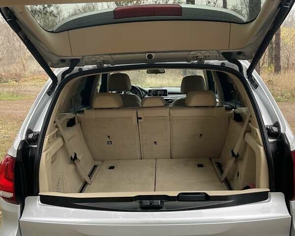 Серый БМВ Х5, объемом двигателя 2.99 л и пробегом 186 тыс. км за 25700 $, фото 14 на Automoto.ua