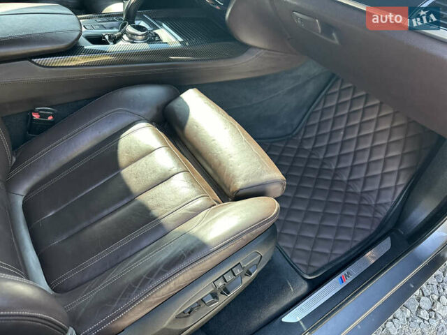 Серый БМВ Х5, объемом двигателя 3 л и пробегом 290 тыс. км за 29500 $, фото 20 на Automoto.ua