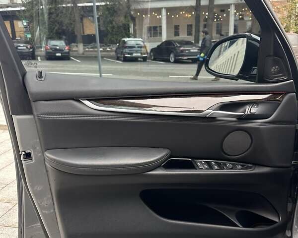 Серый БМВ Х5, объемом двигателя 2.98 л и пробегом 164 тыс. км за 25500 $, фото 77 на Automoto.ua