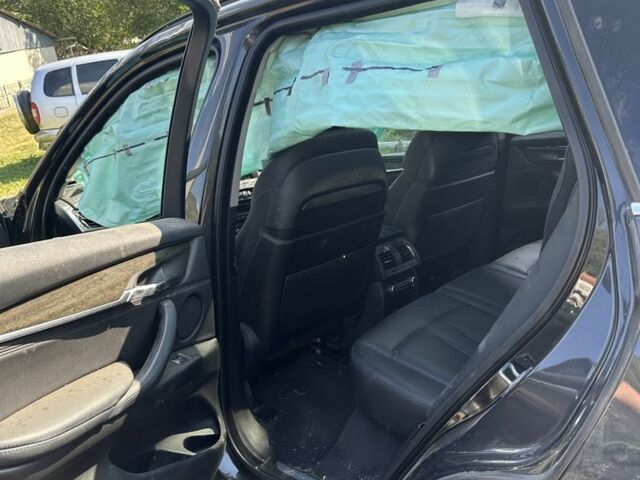 Серый БМВ Х5, объемом двигателя 3 л и пробегом 237 тыс. км за 100 $, фото 12 на Automoto.ua