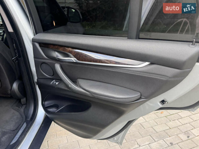 Серый БМВ Х5, объемом двигателя 3 л и пробегом 161 тыс. км за 21990 $, фото 67 на Automoto.ua