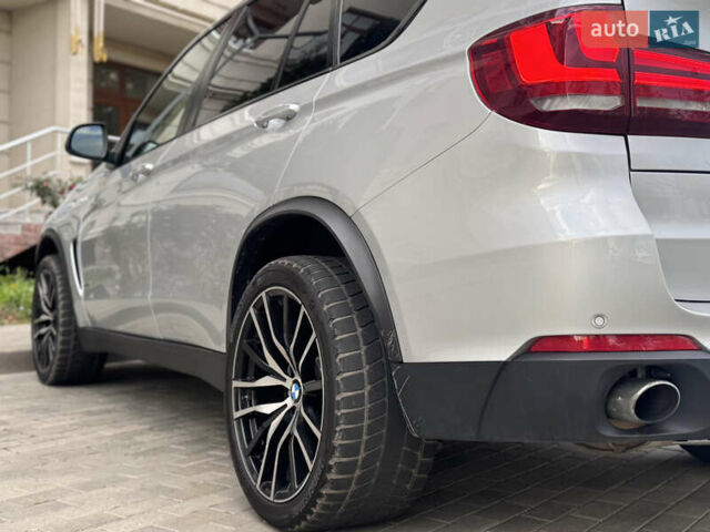 Серый БМВ Х5, объемом двигателя 3 л и пробегом 161 тыс. км за 21990 $, фото 43 на Automoto.ua