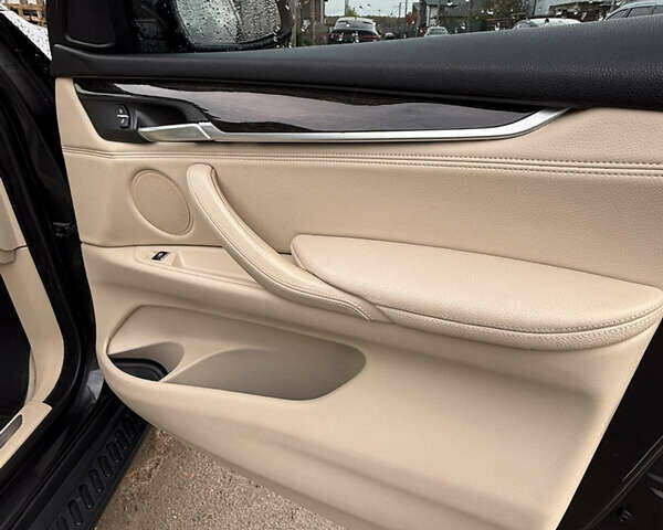 Серый БМВ Х5, объемом двигателя 2.98 л и пробегом 187 тыс. км за 25500 $, фото 13 на Automoto.ua