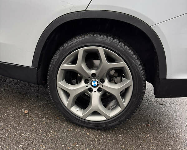 Серый БМВ Х5, объемом двигателя 3 л и пробегом 250 тыс. км за 25000 $, фото 16 на Automoto.ua