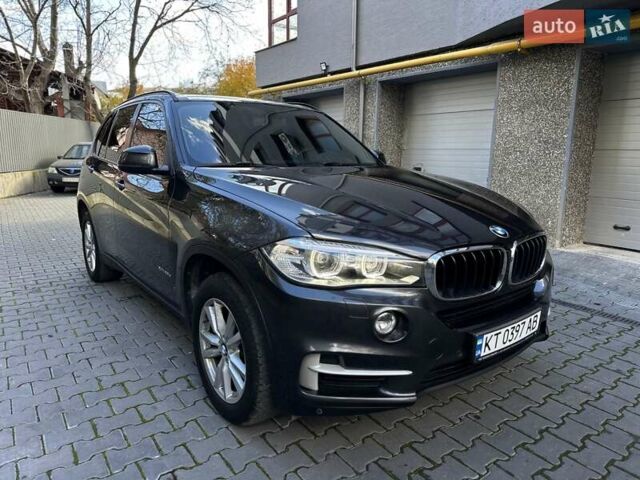 Серый БМВ Х5, объемом двигателя 2 л и пробегом 271 тыс. км за 21950 $, фото 7 на Automoto.ua