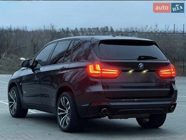 Серый БМВ Х5, объемом двигателя 2 л и пробегом 268 тыс. км за 21500 $, фото 3 на Automoto.ua