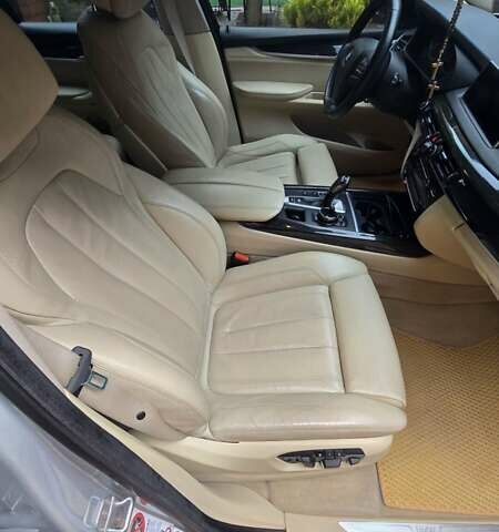 БМВ Х5 2014 в Днепре (Днепропетровске) на Automoto.ua Серый БМВ Х5, объемом двигателя 2.98 л и пробегом 208 тыс. км за 25900 $, фото 12 на Automoto.ua