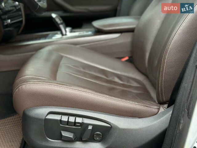 Серый БМВ Х5, объемом двигателя 3 л и пробегом 294 тыс. км за 22100 $, фото 19 на Automoto.ua