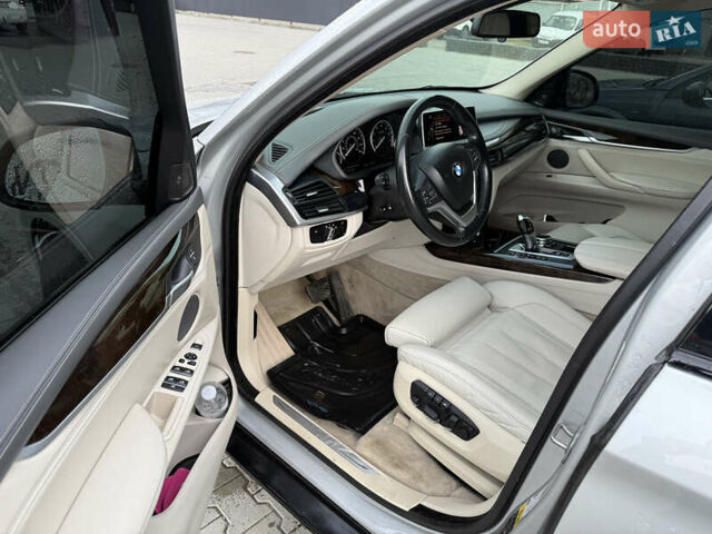 Серый БМВ Х5, объемом двигателя 2.98 л и пробегом 350 тыс. км за 16800 $, фото 6 на Automoto.ua