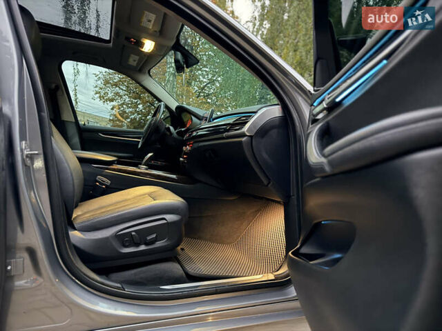 Серый БМВ Х5, объемом двигателя 2.99 л и пробегом 295 тыс. км за 24500 $, фото 25 на Automoto.ua