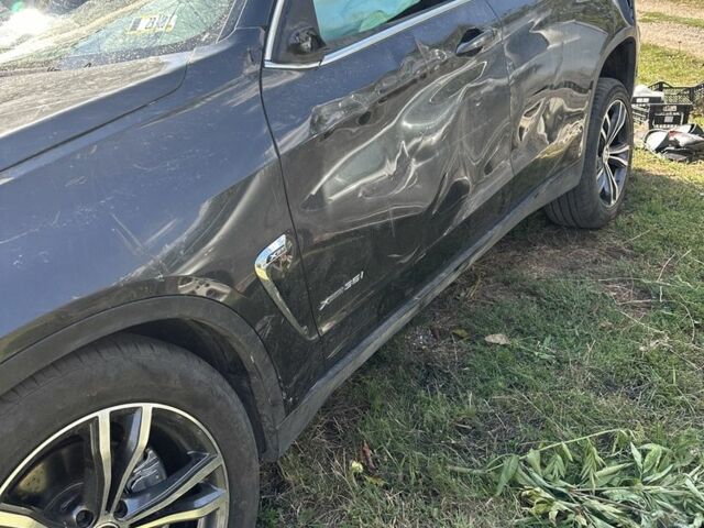 Серый БМВ Х5, объемом двигателя 3 л и пробегом 237 тыс. км за 100 $, фото 5 на Automoto.ua