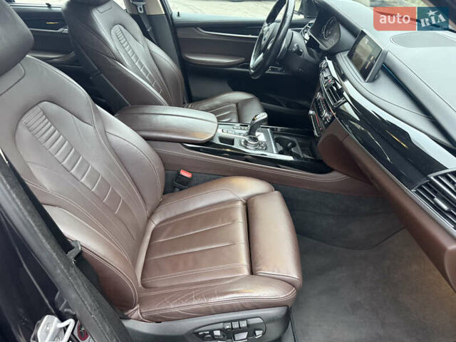 Серый БМВ Х5, объемом двигателя 2.99 л и пробегом 259 тыс. км за 27999 $, фото 16 на Automoto.ua