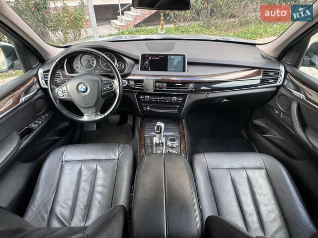 Серый БМВ Х5, объемом двигателя 3 л и пробегом 161 тыс. км за 21990 $, фото 78 на Automoto.ua