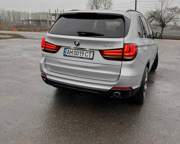Серый БМВ Х5, объемом двигателя 3 л и пробегом 250 тыс. км за 25000 $, фото 4 на Automoto.ua